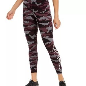 Calvin Klein Performance Stretch Camo Leggings Size Medium